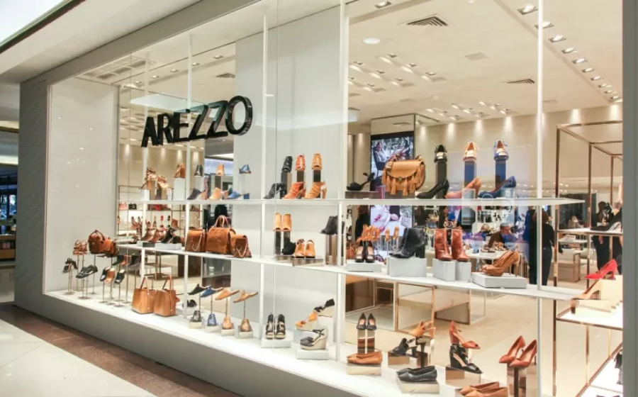 Frente de loja da Arezzo em Shopping Center. Créditos: Arezzo/Divulgação