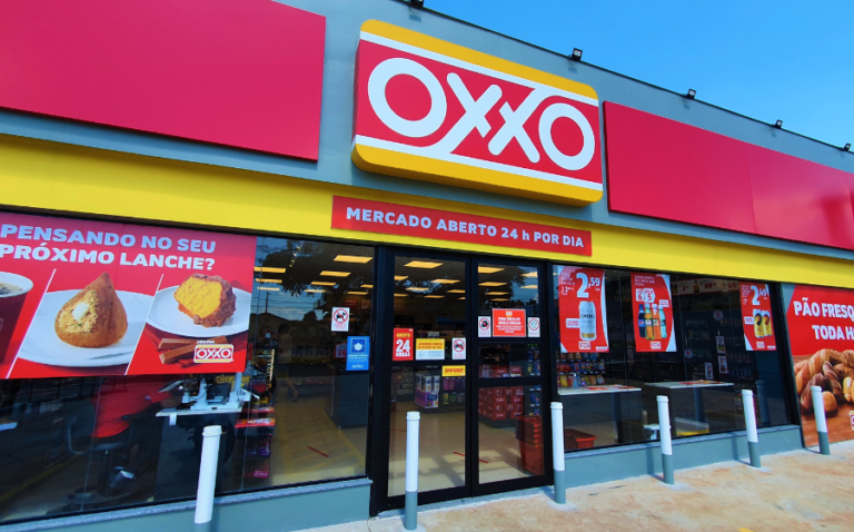 Fachada de supermercado Oxxo em Campinas, em São Paulo